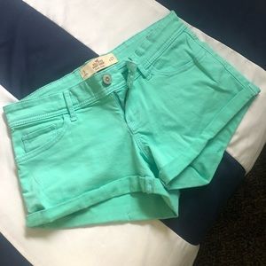 Low rise hollister twill shorts